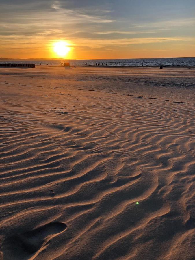 Mieszkanie Przy Deptaku Swinoujscie Bagian luar foto